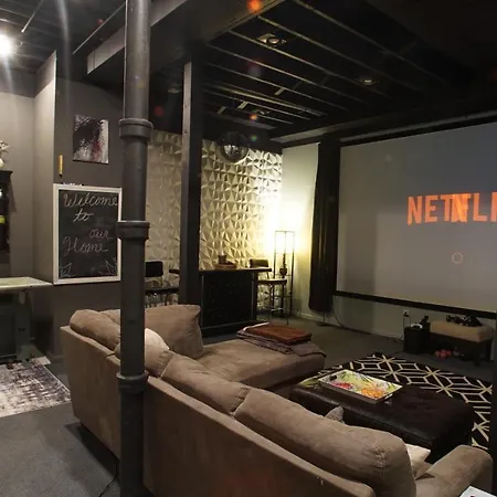 160Inch Home Movie Theater- Great For Movie Night! Omaha Exterior photo