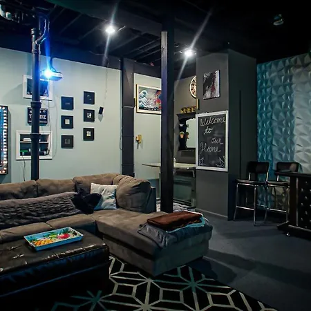 160Inch Home Movie Theater- Great For Movie Night! Omaha Exterior photo