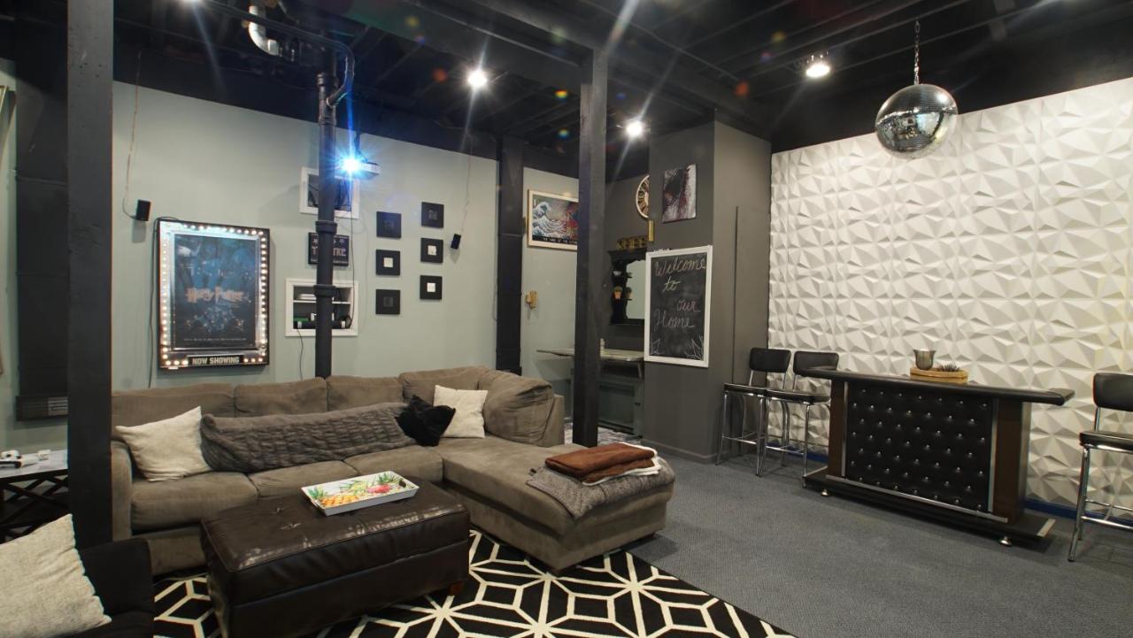 Holiday home 160inch Movie Theater- Great For Movie Night! Omaha