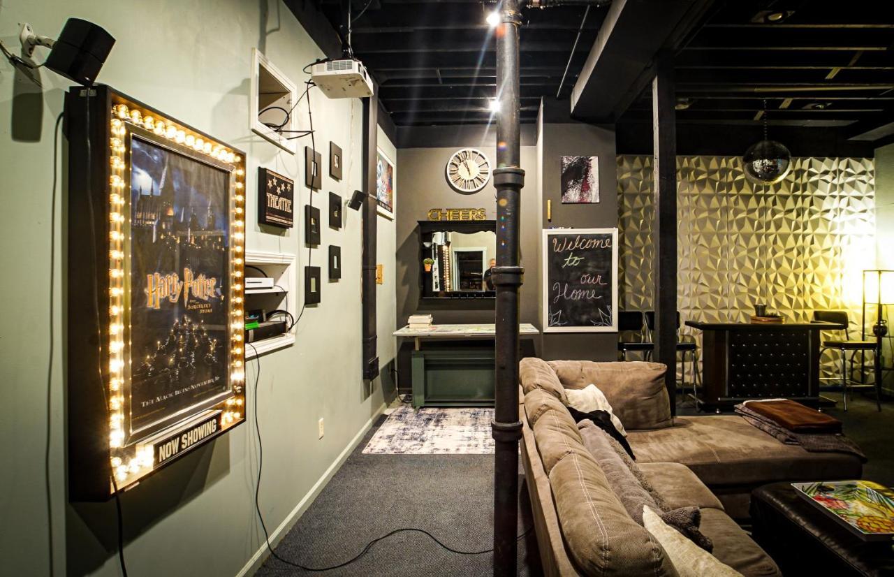 160inch Movie Theater- Great For Movie Night! * Omaha