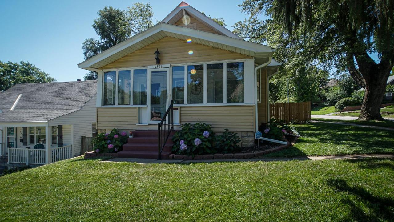 160inch Movie Theater- Great For Movie Night! Holiday home *